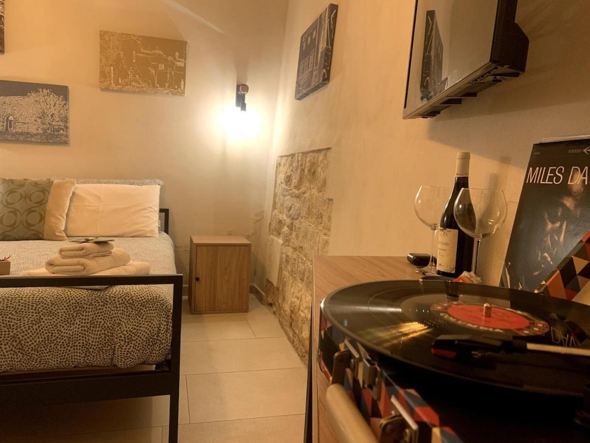 Locus Pendinelli Trani Bed and Breakfast Buitenkant foto